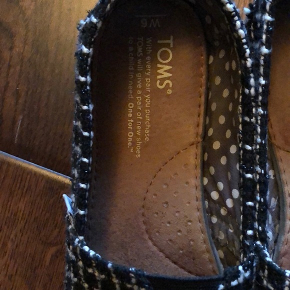 Tom’s size 6W - Picture 3 of 7